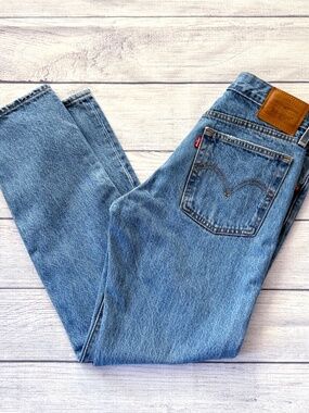 Levi’s Wedgie Fit Jeans 26 Premium 100% Cotton Light Wash Straight Leg Med Wash